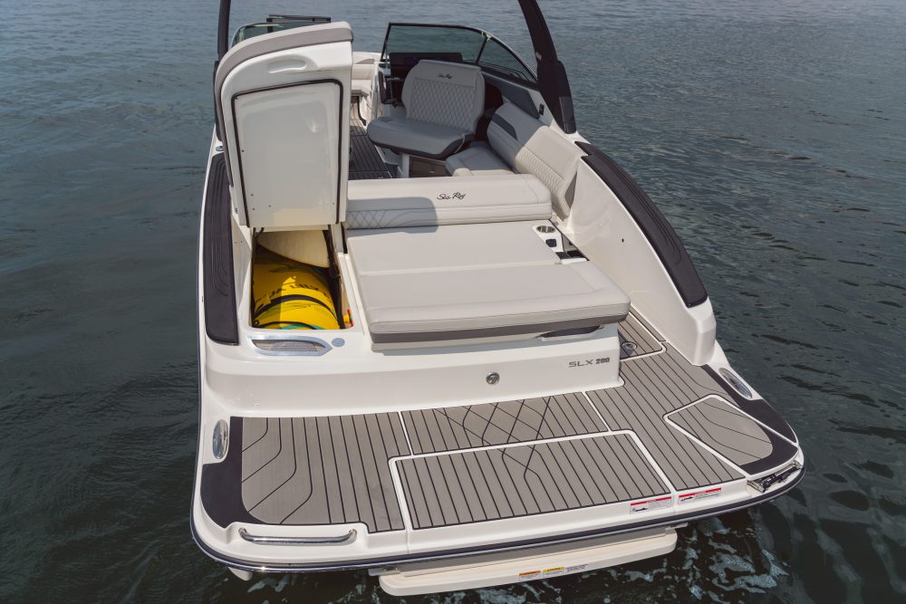 SLX 280 sunpad with transom storage compartment