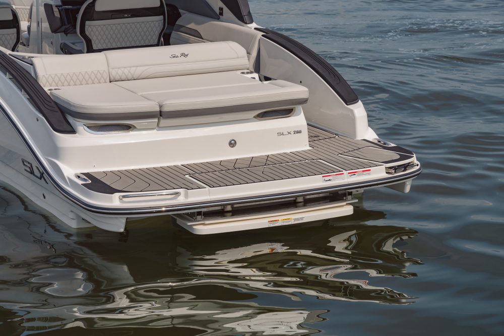 SLX 280 sunpad and swim platform